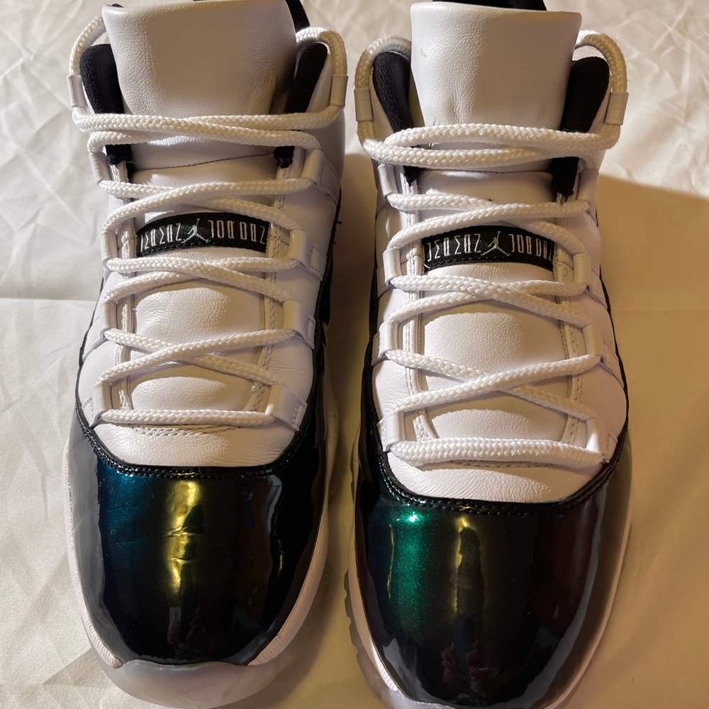 Jordan 11 Retro Low Iridescent - Picture 8 of 8